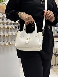 Küçük beyaz çanta